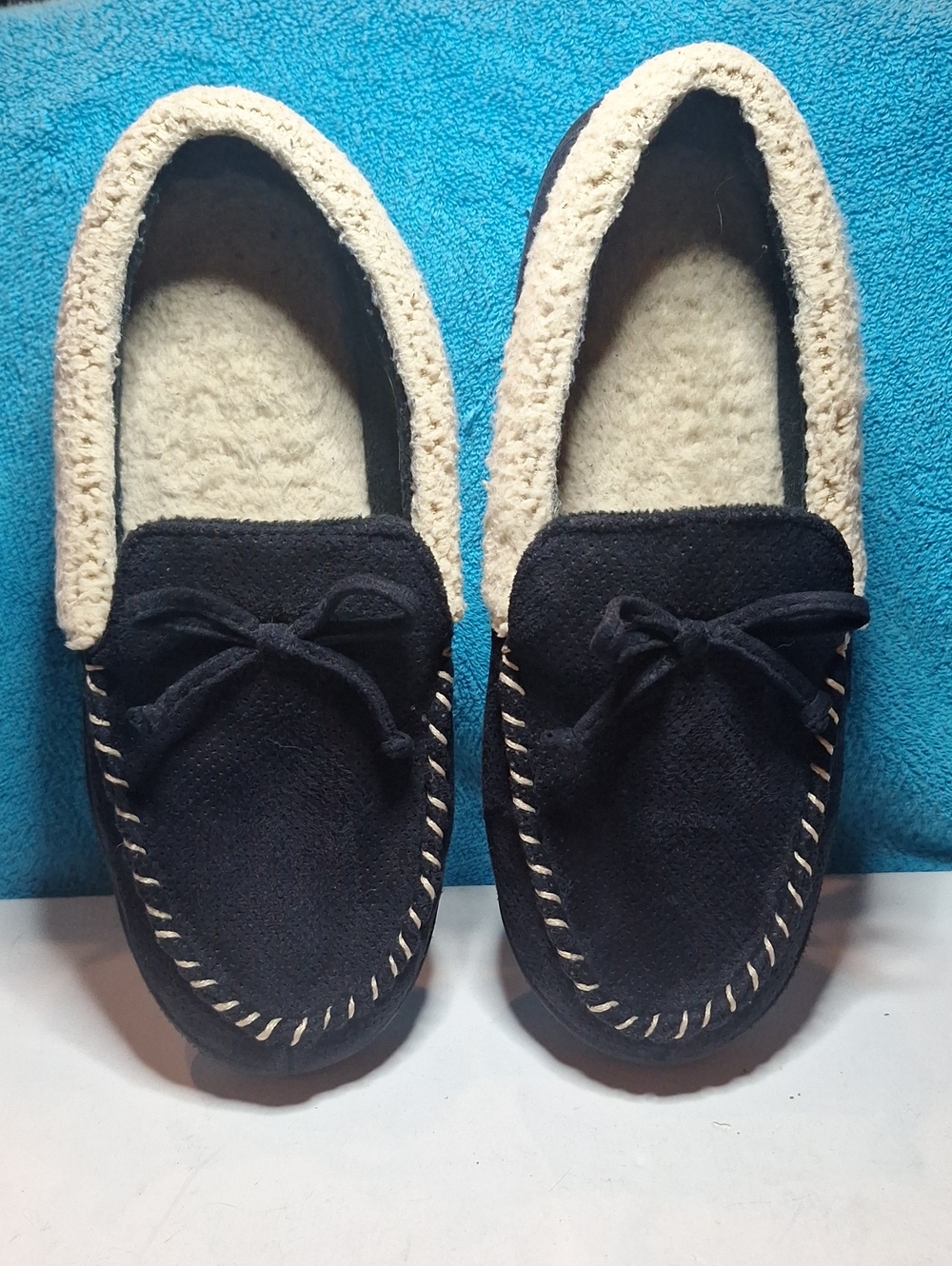 Isotoner Men’s Memory Foam Moccasin Slippers, Size 9.5 - 10.5
